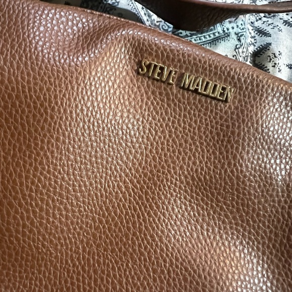 Crossbody - Picture 2 of 3